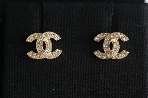 chanel earrings reference a88429 y02003 z2800|Chanel eternal 5 earrings.